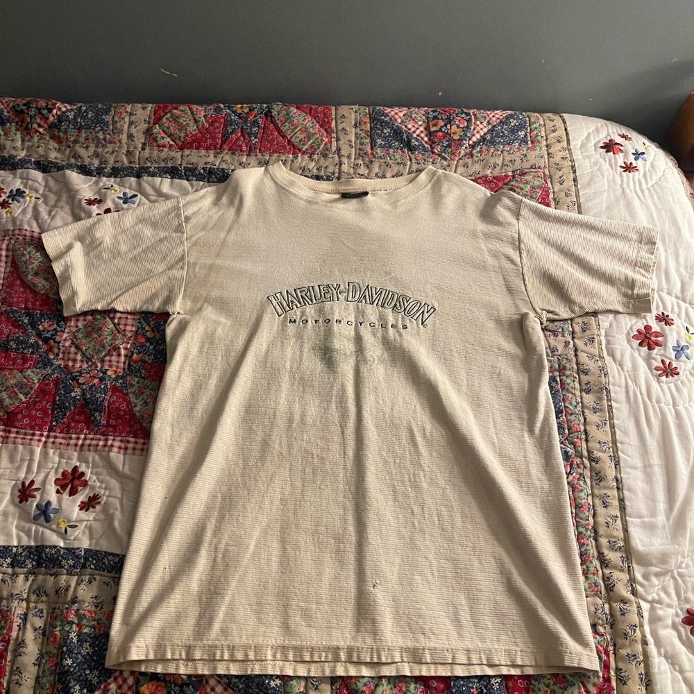 Harley-Davidson Cream Men's T-Shirt size L(holes in pits)